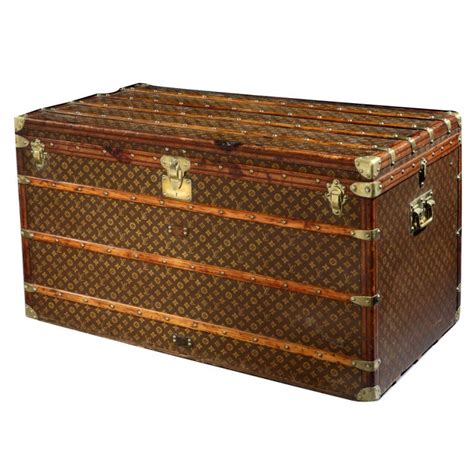 lv trunk price.